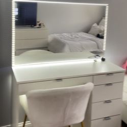 White Makeup Vanity