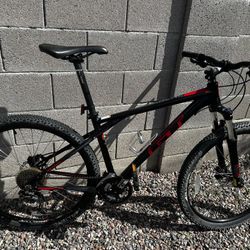 Trek Avalanche Size Medium Mountain Bike $250