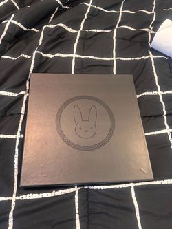 Bad Bunny Vinyl Record Collection – Anniversary Trilogy 🎶🔥  Almost new condition! Barely used and well taken care of.  📀 Bad Bunny Anniversary Tril