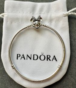Brand New Disney Minnie silver bracelet with clear cubic zirconia
Sterling silver