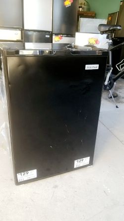 Black mini fridge 2.6