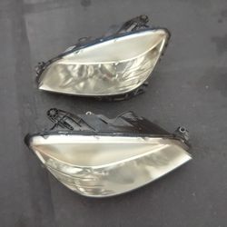 2008-2011 Mercedes Benz C250/300 Headlights With Light Bulbs And Assembly.