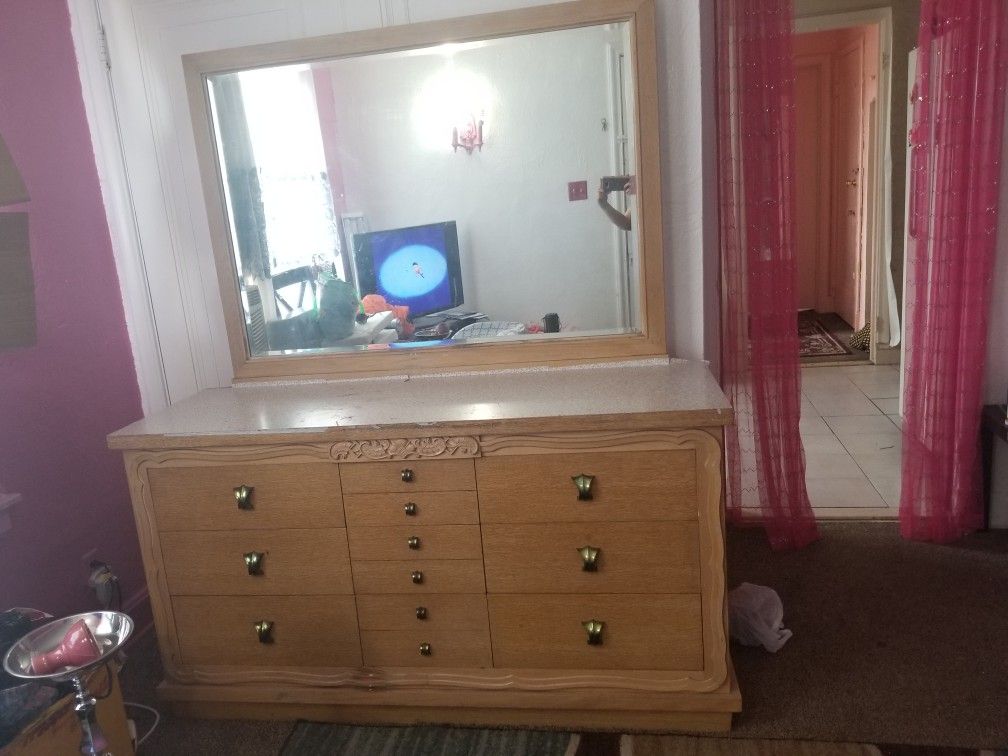 Dresser 35$