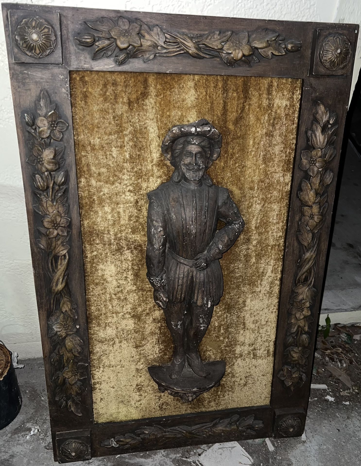 19TH CENTURY EUROPEAN BRONZE PORTRAIT PLAQUES depicting medieval figures within interiors