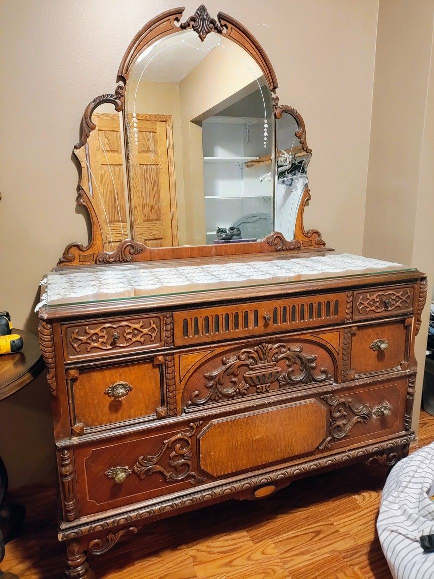 Antique Dresser w/ mirror