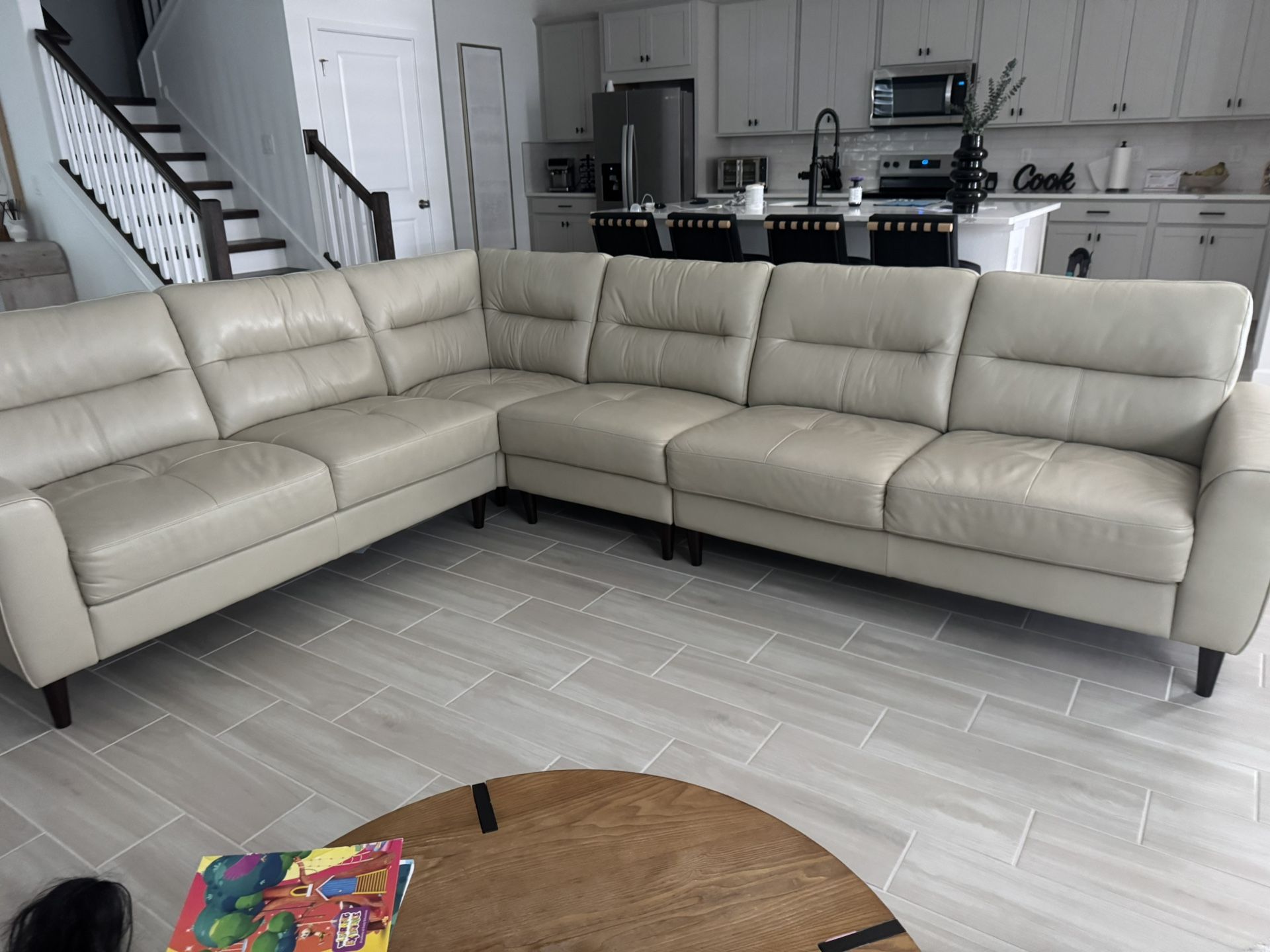 Rooms To Go Sectional Sofa 6 Seats Real Leather
