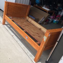Wood twin Bed 
