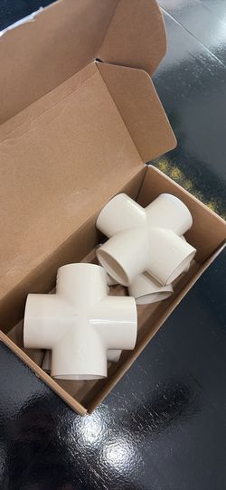 New PVC plumbing 4 way cross fittings