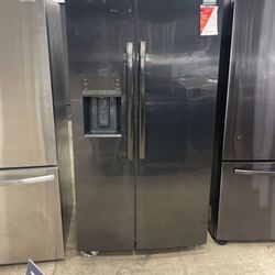 Frigidaire gallery side-by-side refrigerator S2