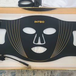 Red Light Therapy Face Mask – 3 Modes, 180 LEDs – New In Box