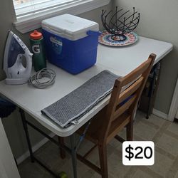 4-foot folding table