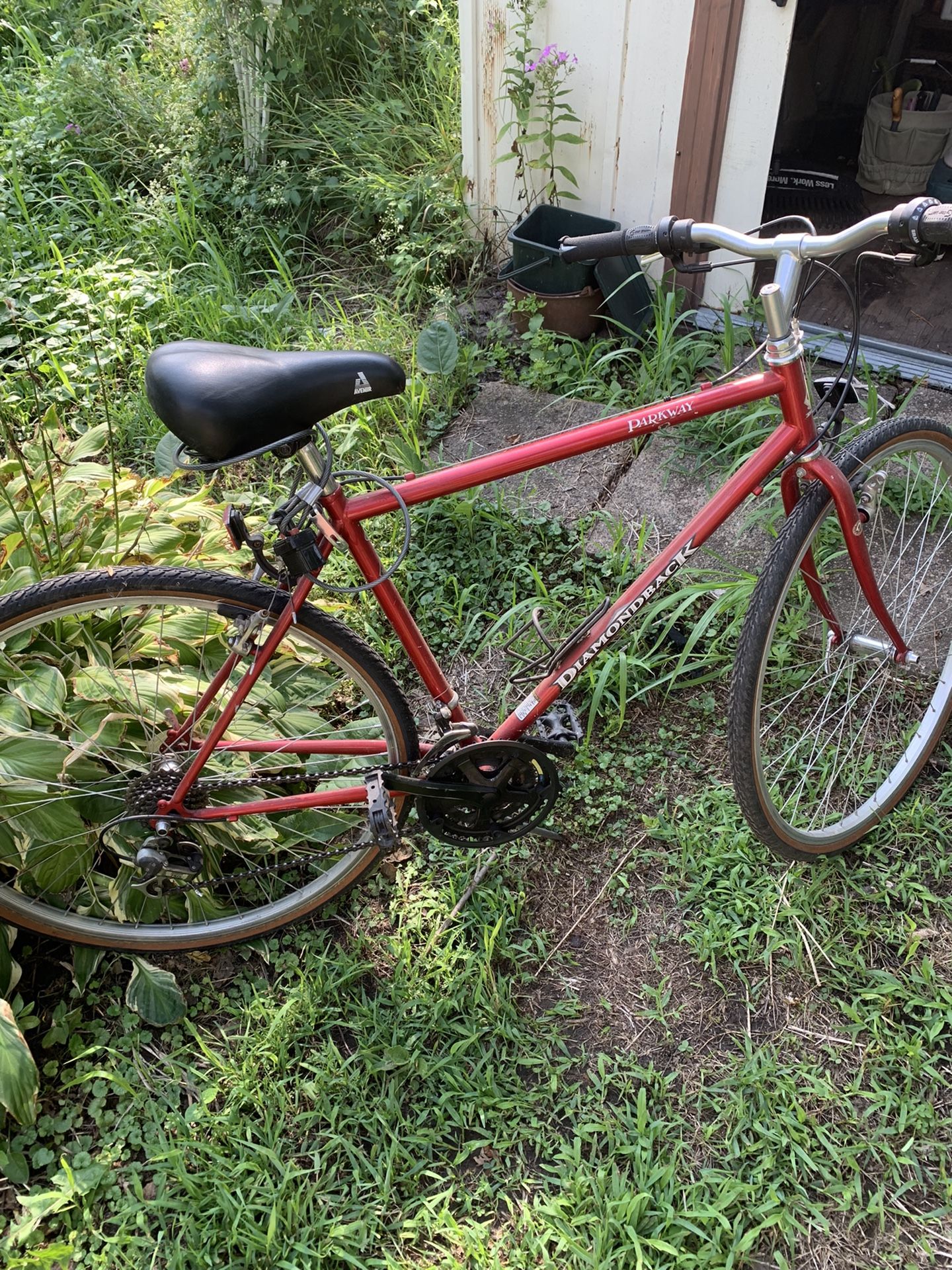 Diamondback Parkway red men’s mountain bike