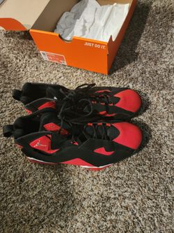 Size 10 Jordan 6 sneakers