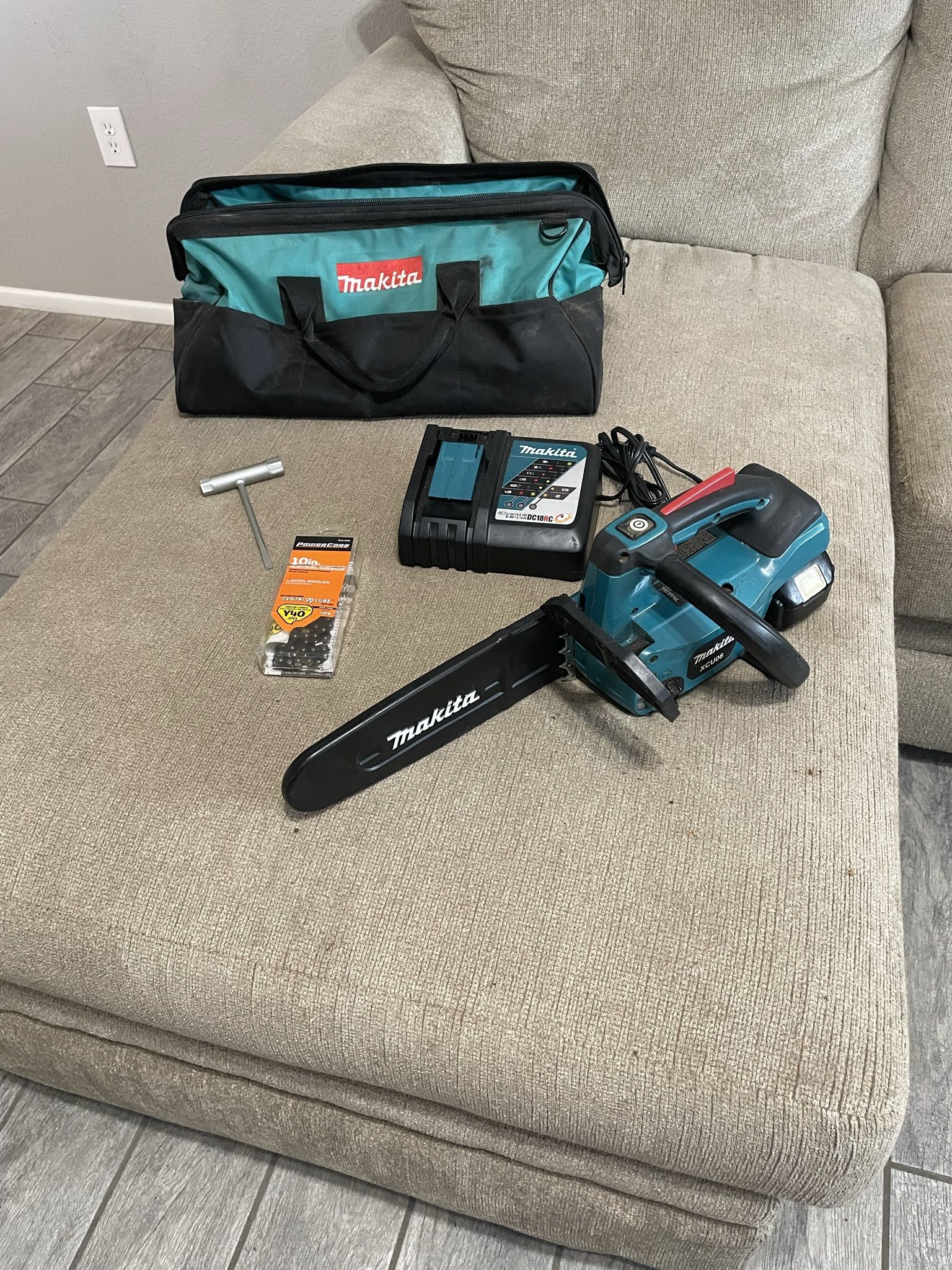 Makita 10” Chainsaw