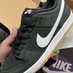 Nike SB Dunk Low Black Gum Size 13.0 Men’s