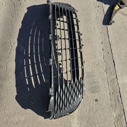 Toyota Camry LE XLE Grille Oem 
