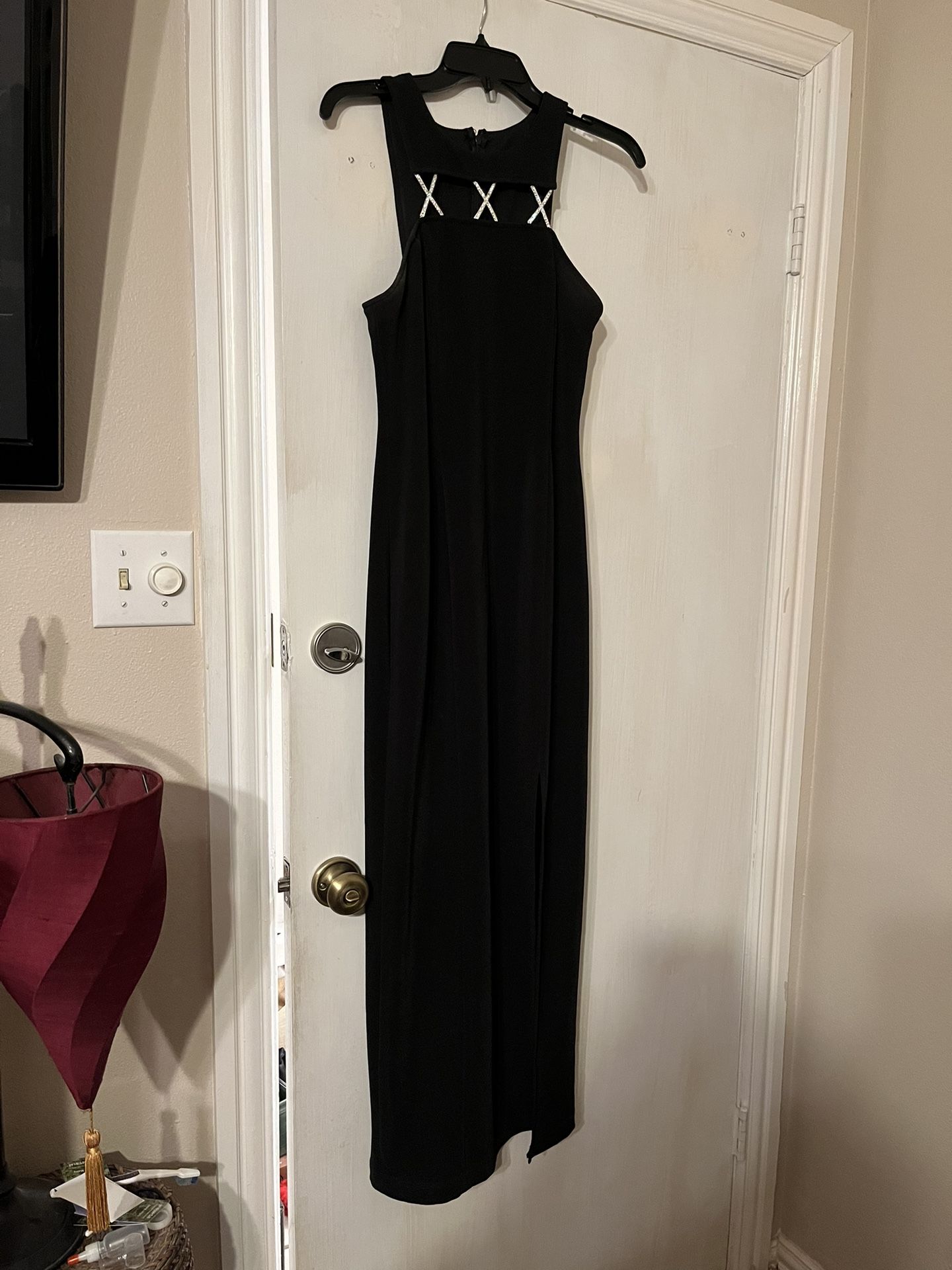 DRESS sz 9 10; cross streets are Arapaho & Waterview