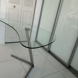 Designe Table