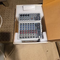 Peavey PV8 8 Channel Mixer