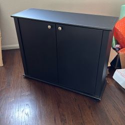 Free: Aquarium Cabinet