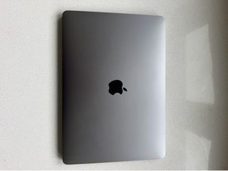 MacBook Pro 13” (2017) – Excellent Condition – Factory Reset – Low Battery Cycle