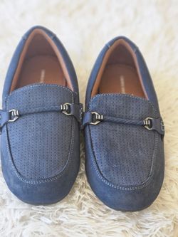 Crown victoria sz 7 blue comfortable. Azul marino talla 7, super cómodos.