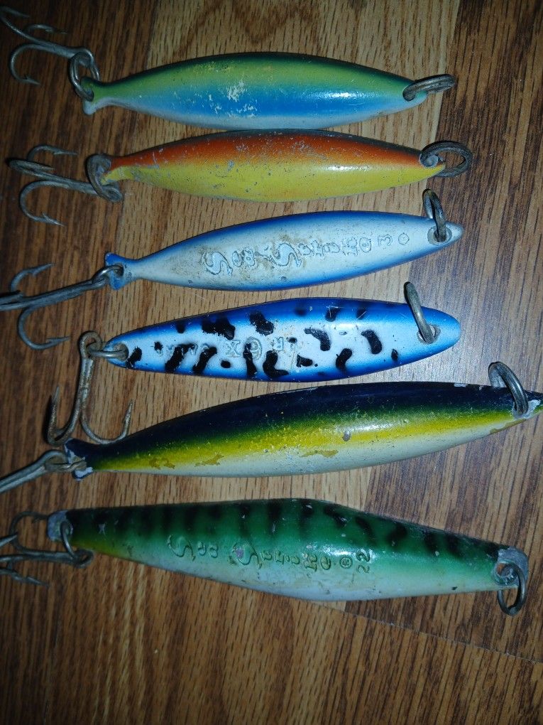 12 Fishing Jigs