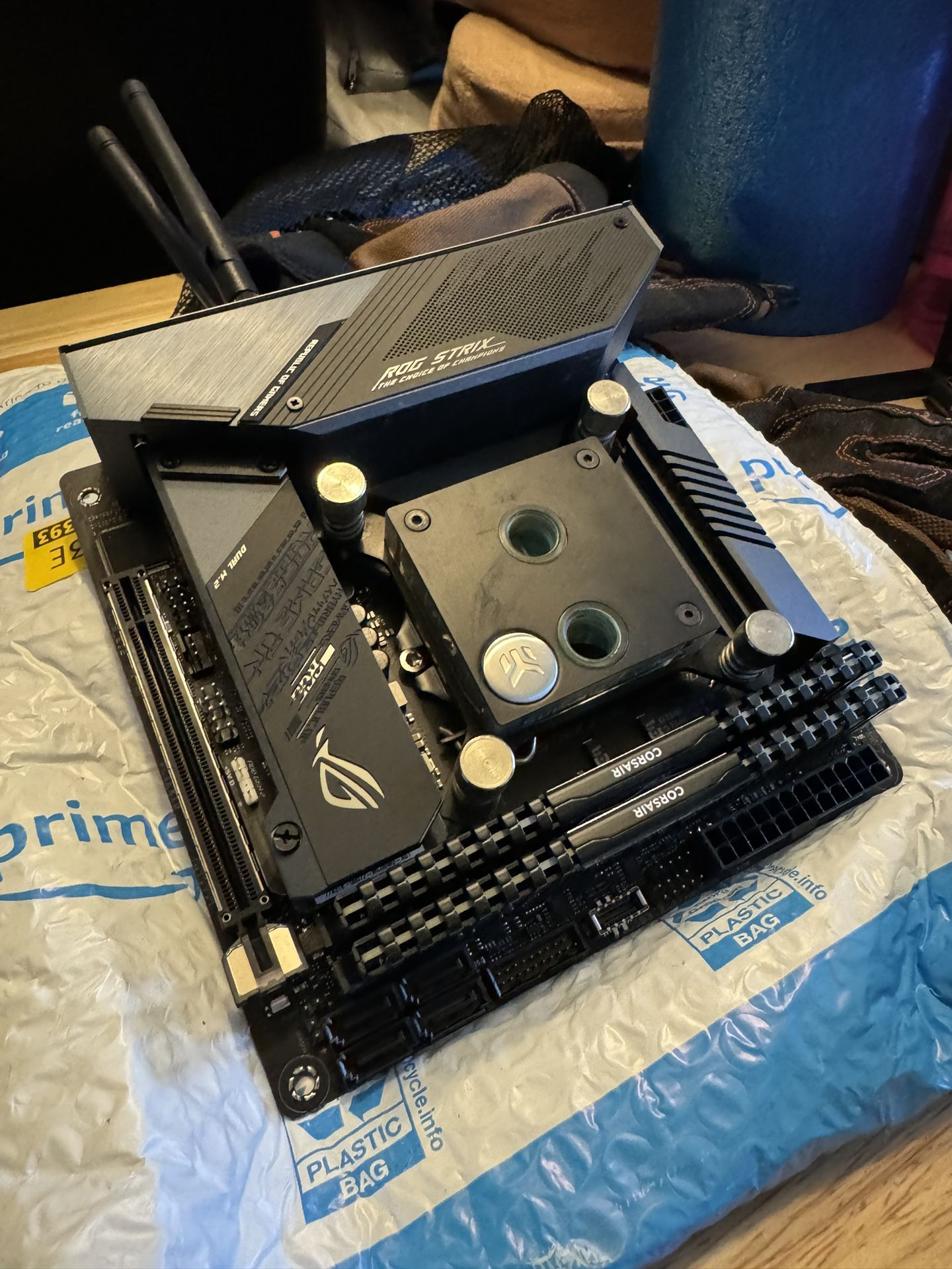 PC Build Parts - Rog Strix Z490i, Intel i9-10850k, 64 GB RAM
