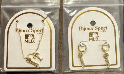 Texas Rangers earrings , necklace
