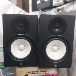 Pair of Yamaha H-S8 powered speakers