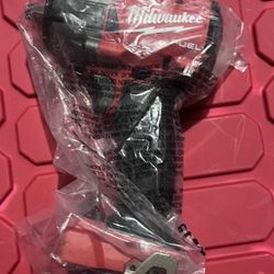 Milwaukee M18 FUEL Gen-2 18V Lithium-Ion Brushless Cordless Mid Torque 1/2 in. Impact Wrench w/Friction Ring .