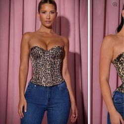 Oh polly full length lace up corset top in leopard size 2 regular cup. Includes zipper on the side.