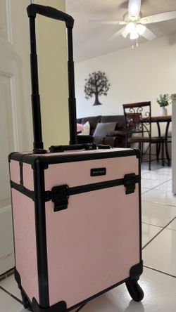 Rolling nail or skincare case
