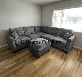 Sectional sofa with ottoman