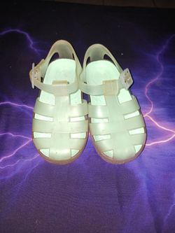 Sandles