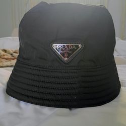 Prada bucket hat small