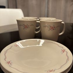 Corelle English Breakfast pattern- Set of 4 plates and cups