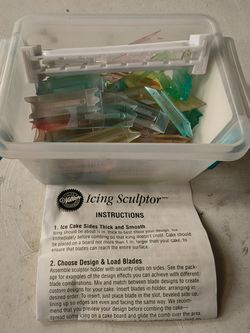 Baking icing tools Wilton