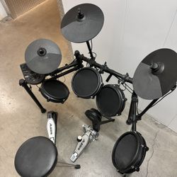 Alesis Nitro Mesh Drum Kit