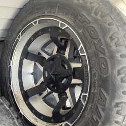 35x12 Rockstar Kmc Wheels 8 Lug Chevy 