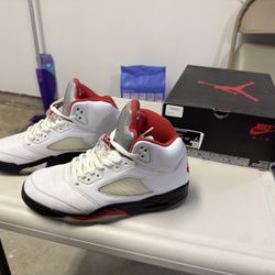 Jordan 5 Fire Red ( Silver Tongue)