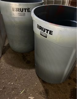 (2) 44 Gallon Commercial Trash Cans Brute Rubbermaid used in good condition $40 for Both