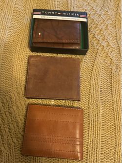 3 wallets for men new condition take all 3 for $50 Hablo español.