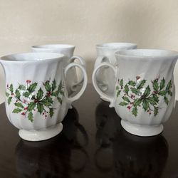Vintage Hitkari Potteries Bone China Tea mugs. Set of 4 pieces Christmas Holly Berry pattern. Made in India.