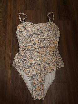 Women’s M Swimsuit