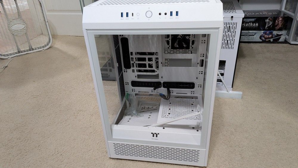 Thermaltake Tower 500 - Snow Edition
