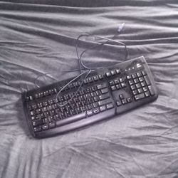 Logi Tech Keyboard 