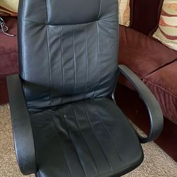 Black office chair