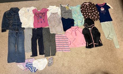 Girls 4T clothing