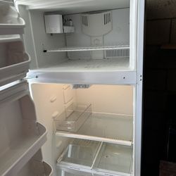 Kenmore, White Refrigerator 
